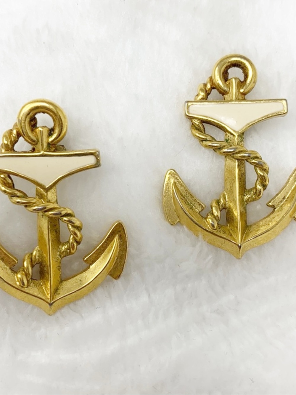 Vintage Avon Gold Tone Nautical Anchor Earrings White Enamel Coastal Maritime